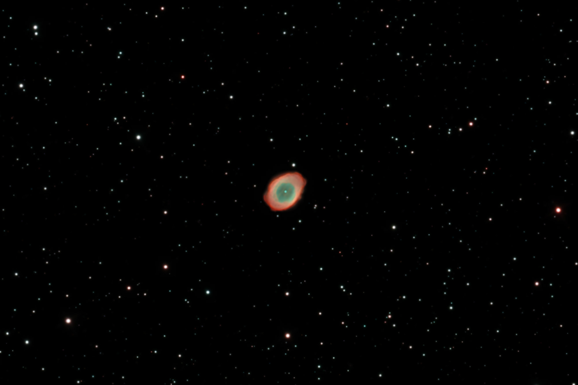 Der Ringnebel Messier 57 ist ein Planetarischer Nebel im Sternbild Leier.